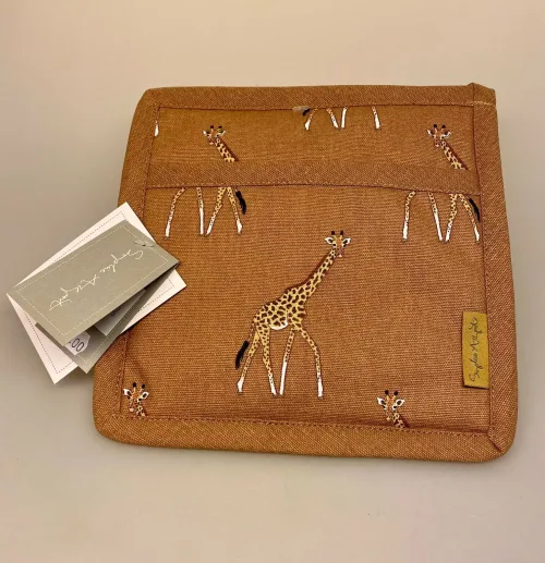 Grydelap - bomuld med tryk - Giraffer, giraf, savanne, afrika, dyr, vilde, safari, storvildt, brændte farver, sol, sahara, køkken, tekstiler, grydelap, grydelapper, gave, gaveide, flot, biti, ribe, nyhed