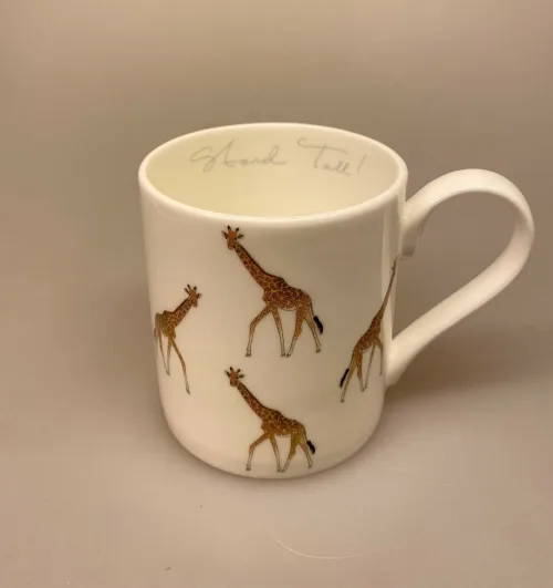 Krus - Ben Porcelæn - Giraffer, giraf, girafsprog, safari, de fem store, afrika, savannen, kaffe, te, tekop, tekrus, kaffekop, kaffekrus, gave, personligt, krus, porcelænskrus, benporcelæn, fine bone china, girafkrus, girafkop, biti, ribe, allport