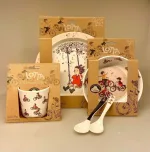 Lotta fra Spetakelmagergade - Dyb Tallerken, Lotta fra Spetakelmagergade - Flad Tallerken, astrid lindgren, ilon wikland, lotta, lotte, fra spetakelmagergade, kan nemlig cykle, grisebamse, tallerken, melamintallerken, gave, gaveide, til børn, piger, gynge, børnetallerken, service, børneservice, dåbsgave, fødselsdag, baby, småbørn, barnedåb, barselsgave, baby shower, biti, ribe, svensk, nostalgisk