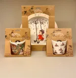 Lotta fra Spetakelmagergade - Flad Tallerken, astrid lindgren, ilon wikland, lotta, lotte, fra spetakelmagergade, kan nemlig cykle, grisebamse, tallerken, melamintallerken, gave, gaveide, til børn, piger, gynge, børnetallerken, service, børneservice, dåbsgave, fødselsdag, baby, småbørn, barnedåb, barselsgave, baby shower, biti, ribe, svensk, nostalgisk, kop, krus, tandkrus,