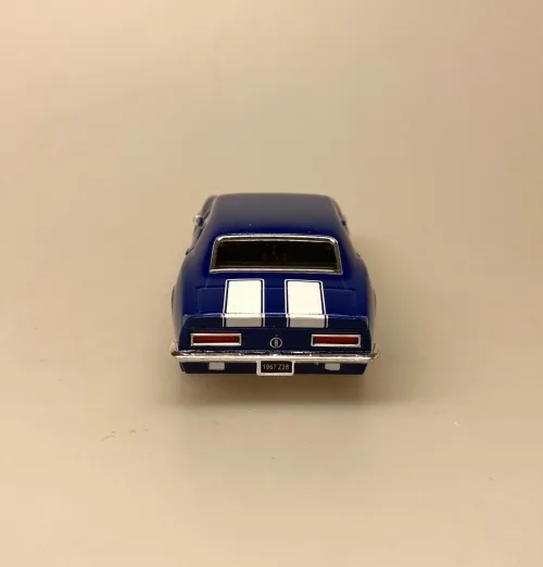 Modelbil Camaro Z - Mørkeblå, sportsvogn, racer, bil, Chevrolet, camario, modelbil, original, kopi, ægte, kvalitet, metal, flot, samler, samleobjekt, drenge, drøm, gaveide, kørekort, 30 år, 18 år, ny bil, dekorativ, biti, ribe, amerikaner, biler,