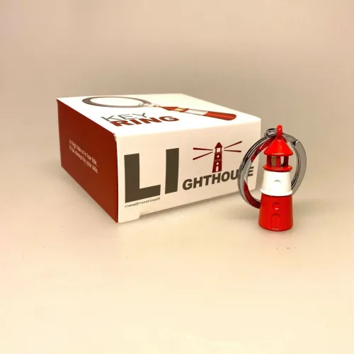 Nøglering med Fyrtårn - Rødt og hvidt, fyrtårn, leuchttrum, light house, danmark, kyster, de danske kyster, strande, blåvand, vesterhavet, lys i mørket, guide, hjælp, symbolik, symbolsk, gave, nøglering, sølv, gaveide, klippe, biti, ribe, phillippi, vartegn, på kanten, venskab,