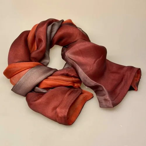 Tørklæde 7627 - 3 lag Silke Aubergine Koral, Tørklæde 7627 - 3 lag silke, tredobbetl, 3-dobbelt, tre-lags, ren silke, ægte silke, silketørlæde, sjal, stola, fest, festtøj, eksklusivt, lækkert, kvalitet, specielt, smukt, biti, ribe, senas, kinesisk, 100%, ædelt, naturmateriale, flot, alle farver, 7627-Tørklæde 7627 - 3 lag silke Grå/Rosa, Tørklæde 7627 - 3 lag silke Petrol, petroleumsblå, petroleumsgrøn, blommefarvet, silke, ren silke, 100% silke, tredobbelt, tre-lags, ægte, luksus, kvalitet, eksklusivt, smukt, klassisk, fest, festtøj, stola, silketørklæde, tørklæde, af silke, biti, ribe, kor, gammelrosa, grå, støvet,, varme farver