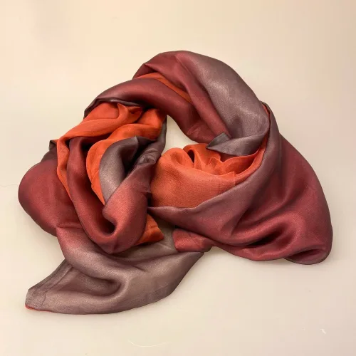 Tørklæde 7627 - 3 lag Silke Aubergine Koral, Tørklæde 7627 - 3 lag silke, tredobbetl, 3-dobbelt, tre-lags, ren silke, ægte silke, silketørlæde, sjal, stola, fest, festtøj, eksklusivt, lækkert, kvalitet, specielt, smukt, biti, ribe, senas, kinesisk, 100%, ædelt, naturmateriale, flot, alle farver, 7627-Tørklæde 7627 - 3 lag silke Grå/Rosa, Tørklæde 7627 - 3 lag silke Petrol, petroleumsblå, petroleumsgrøn, blommefarvet, silke, ren silke, 100% silke, tredobbelt, tre-lags, ægte, luksus, kvalitet, eksklusivt, smukt, klassisk, fest, festtøj, stola, silketørklæde, tørklæde, af silke, biti, ribe, kor, gammelrosa, grå, støvet,, varme farver