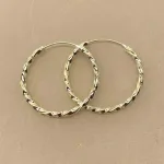 Creoler i Sølv Ø 35 mm Hoops snoede lyse, mellemstore, store, Hoops snoede lyse, Hoops snoede lyse, runde, øreringe, ringe, ægte, sølv, nikkelfri, billige, flotte, kraftige, kvalitet, chunky, hoops, loops, hups, snoede, gave, gaveide, konfirmation, konfirmationsgave, smarte, moderne, cool, fine, flotte, biti, ribe, stine a, jane kønig, enamel, maanesten, danske, brands, mærker, smykker, sølv,