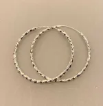 Creoler i sølv Ø 45 mm Hoops snoede lyse, runde, øreringe, ringe, ægte, sølv, nikkelfri, billige, flotte, kraftige, kvalitet, chunky, hoops, loops, hups, snoede, gave, gaveide, konfirmation, konfirmationsgave, smarte, moderne, cool, fine, flotte, biti, ribe, stine a, jane kønig, enamel, maanesten, danske, brands, mærker, smykker, sølv,