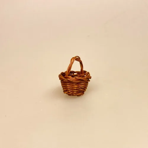 Miniature Kurv Lille Rund Brun, mini, kurv, påske, påskepynt, 1:12, miniaturer, miniature, dukkehuset, sætterkassen, sættekasse, sangskjuler, ting til, dukkehusting, dukkehustilbehør, tilbehør, nisser, nissebo, miniting, påske i, personlig, symbolsk, gave, påskeharen, påsken 2022, sjov, dekoration, biti, ribe, æggekurv, påskeæg, æggejagt,