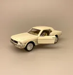 Modelbil Ford Mustang - Creme, flødefarvet, general motors, henry ford, sort, mustang, amerikaner, bil, biler, modelbiler, olds mobile, old car, træf, old school, gave, gaveide, original, licens, ægte, kopi, model, kvalitet, samlere, samleobjekt, krekort, symbolsk, tillykke, 18 år, ny, flot, lækker, biti, ribe,