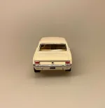 Modelbil Ford Mustang - Creme, flødefarvet, general motors, henry ford, sort, mustang, amerikaner, bil, biler, modelbiler, olds mobile, old car, træf, old school, gave, gaveide, original, licens, ægte, kopi, model, kvalitet, samlere, samleobjekt, krekort, symbolsk, tillykke, 18 år, ny, flot, lækker, biti, ribe,