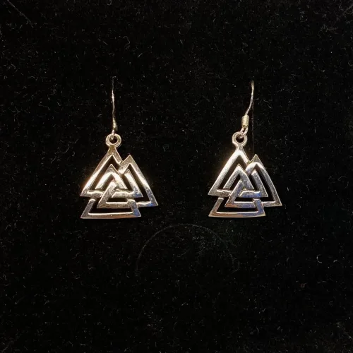 Ørehængere i sølv - Valknut Åben, magisk, tegn, symbol, trekanter, fletværk, vikingesmykker, museumssmykker, kopi, fund, ægte, original, vikingeøreringe, sølv, smykker, nordiske, guder, mytologi, amuletter, lykke, specielle, kvalitet, særlige, flotte,