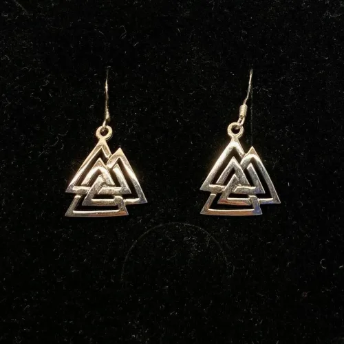 Ørehængere i sølv - Valknut Åben, magisk, tegn, symbol, trekanter, fletværk, vikingesmykker, museumssmykker, kopi, fund, ægte, original, vikingeøreringe, sølv, smykker, nordiske, guder, mytologi, amuletter, lykke, specielle, kvalitet, særlige, flotte,