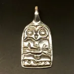 Vedhæng i Sølv - Elskende Par, kærlighed, jernalder, dansk, fund, danske, gamle, motiv, amulet, museumssmykker, sølv, ægte, kopi, original, biti, ribe, freja, kæreste, bryllup, forlovelse,