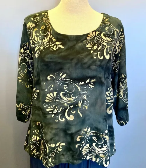 Batik Bluse - Top Puri Krummelurer Sort, koks, grå, gråsort, slank, figursyet, smart, crincle, langærmet, smal, indsnit, timeglas, figur, kort, forårsbluse, sommerbluse, fest, dametøj, klar blå, coboltblå, koboltblå, kongeblå, niveablå, slank, figursyet, langærmet, lange ærmer, batik, batikfarvet, batiktryk, Diva, natur, økologisk, åndbart, strygefri, biti, ribe, små, lille,
