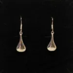 Ørehængere i Sølv - Lille Dråbe, organisk, dråbeformede, blanke, flotte, hænge, hængeøreringe, sølvøreringe, ægte, sølv, smykker, sterling, 925, elegante, fest, dansk, design, georg, jensen, brands, maanesten, stine a, susanne friis bjørner, enamel, julie sandlau, biti, ribe, sølvsmed