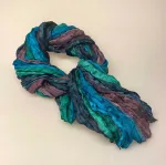 Twistet Silketørklæde 90101 Grøn Petrol Blomme, new york, salto, blommefarvet, aubergine, marine, navy, grøn, blåsort, diskret, klassisk, anvendeligt, stiligt, enkelt, gave, gaveide, biti, ribe, silketørklæde, blødt, lækkert,,