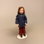 Dukke Lille Dreng Svend, dreng, drengedukke, 1:12, Lille dukke, Lille pige, dukkehusdukke, dukkehusdukker, dukke, dukkepige, pigedukke, ting til dukkehuset, dukkehusting, dukketing, miniature, miniaturer, små ting, sættekassen, sættekasseting, biti, ribe