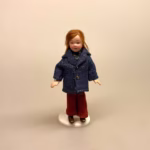 Dukke Lille Dreng Svend, dreng, drengedukke, 1:12, Lille dukke, Lille pige, dukkehusdukke, dukkehusdukker, dukke, dukkepige, pigedukke, ting til dukkehuset, dukkehusting, dukketing, miniature, miniaturer, små ting, sættekassen, sættekasseting, biti, ribe