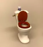 Miniature Badeværelse i Porcelæn Gul Rose, roser, blomster, romantisk, badekar, karbad, baby, løvefødder, fransk, porcelæn, håndvask, wc, toilet, spejl, nyt, symbolsk, dukkehus, tilbehør, ting, til nisser, nissedør, birgitte frigast, morgen, god morgen, 1:12, miniature, miniaturer, dukkebadeværelse, småt, mini, sjov, sangskjuler, gave, gaveide, gas, vandmester, vvs, installatør,