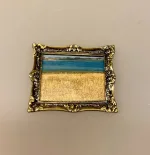 Miniature Billederamme Guld, guldramme, ramme, indramning, maleri, kunst, i glas og ramme, maler, kunstmaler, dukkehusting, dukkehus, tilbehør, ting til, indretning, dukkestue, nisser, sætterkasse, sangskjuler, personlig, sjov, gaveide, gave, symbolsk, miniaturer, miniature, fotoramme, lille, bitte, mini, biti, ribe, 1:12
