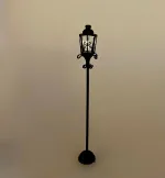 Miniature Gadelygte Sort, lygtepæl, gadelys, lygte, ribe, old school, gammeldags, stemning, løven, heksen, garderobeskabet, aslan, nisser, nisse, dukkehus, ting, tilbehør, sjov, sangskjuler, kan lyse, lamper, udendørslys, udendørslamper, gaveide, biti, 1:12, miniaturer