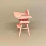 Miniature Høj Barnestol Rosa, lyserød, pink, babypink, højstol, stol, høj stol, babystol, børnestol, dukkebarn, dukke, dukkehusmøbler, dukkehusting, babystol, 1:12