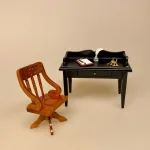 Miniature Kontorstol Nød, brun, maskulin, drejestol, kontor, kontormøbler, chefstol, arbejdsstol, klinik, sygeplejerske, chefstilling, nyt job, symbolsk, gave, gaveide, sjov, tillykke, sangskjuler, dukkehus, møbler, 1:12, miniaturer, dukkemøbler, dukkehusmøbler, stol, skrivebordsstol, biti, ribe