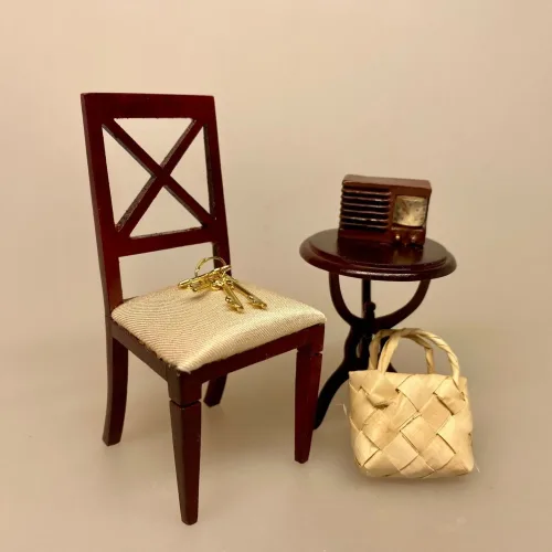 Miniature Radio lille, radio, transistor, transistorradio, ghettoblaster, walkman, boom box, musik, fest, sangskjuler, dukkehus, tilbehør, ting til, sættekasse, amagerhylde, kaminhylden, nisser, nisse, tilbehør, ting, dukkehusting, sjov, symbolsk, gave, ide, klasssisk, opera, sanger, musiker, festival, billetter, koncert, 1:12, biti, ribe, birgitte frigast