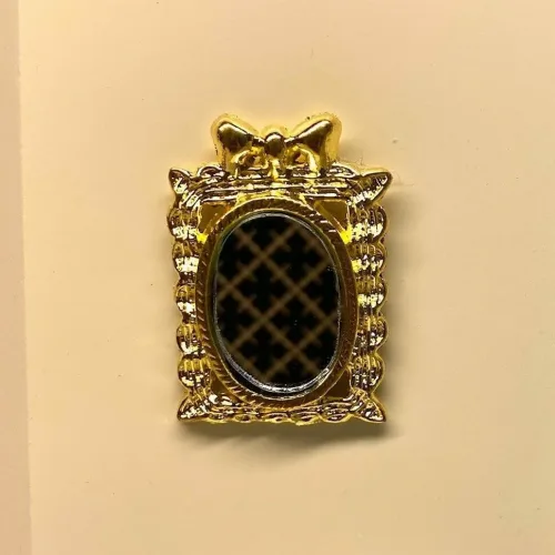 Miniature Vægspejl Guld Firkantet, vægspejl, til væggen, dukkehus, tilbehør, ting til, miniaturer, miniature, interiør, pynt, sangskjuler, symbolsk gave, gaveide, kosmetolog, skønhed, badeværelse, veneziansk, guldspejl, guldramme, 1:12, dukketing, biti, ribe,