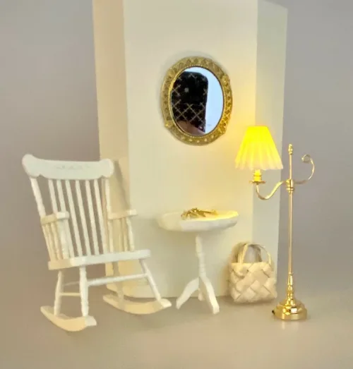 Miniature Vægspejl Guld Ovalt, guldspejl, rundt, guldindrammet, spejl, vægspejl, til væggen, dukkehus, tilbehør, ting til, miniaturer, miniature, interiør, pynt, sangskjuler, symbolsk gave, gaveide, kosmetolog, skønhed, badeværelse, veneziansk, guldspejl, guldramme, 1:12, dukketing, biti, ribe,