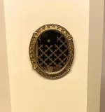 Miniature Vægspejl Guld Ovalt, guldspejl, rundt, guldindrammet, spejl, vægspejl, til væggen, dukkehus, tilbehør, ting til, miniaturer, miniature, interiør, pynt, sangskjuler, symbolsk gave, gaveide, kosmetolog, skønhed, badeværelse, veneziansk, guldspejl, guldramme, 1:12, dukketing, biti, ribe,