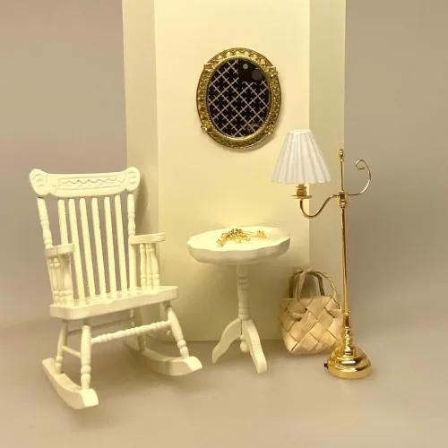 Miniature Vægspejl Guld Ovalt, guldspejl, rundt, guldindrammet, spejl, vægspejl, til væggen, dukkehus, tilbehør, ting til, miniaturer, miniature, interiør, pynt, sangskjuler, symbolsk gave, gaveide, kosmetolog, skønhed, badeværelse, veneziansk, guldspejl, guldramme, 1:12, dukketing, biti, ribe,