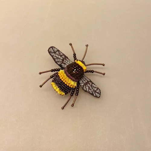 Håndlavet Broche Humlebi, bi, brumbasse, bi, bier, honningbi, honningbier, bestøvning, biodiversitet, vild med vilje, natur, haver, blomster, bæredygtighed, insekter, kunst, smykker, broche, brocher, håndlavet, broderi, eksklusiv, særlig, flot, gave, gaveide, naturen, insekter, bio, biodiversitet, vilde, haver, natur, sommerfugl, farverig, regnbuefarvet, kulørt, farveglad, Håndlavet Broche Blå sommerfugl, sommerfuglebroche, smykker med, smykke med, sommerfugle, eksklusive smykker, specielle, særligt, håndlavey, kunst, kunsthåndværk, broche, naturen, insekter, gaveide, gave, særlig gave, ekstraordinær, smuk, smykker, biti, ribe, unika, one of a kind, limited edition, begrænset oplag, kunstrunden, ribe, vadehavet, nationalpark,