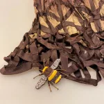 Håndlavet Broche Humlebi, bi, brumbasse, bi, bier, honningbi, honningbier, bestøvning, biodiversitet, vild med vilje, natur, haver, blomster, bæredygtighed, insekter, kunst, smykker, broche, brocher, håndlavet, broderi, eksklusiv, særlig, flot, gave, gaveide, naturen, insekter, bio, biodiversitet, vilde, haver, natur, sommerfugl, farverig, regnbuefarvet, kulørt, farveglad, Håndlavet Broche Blå sommerfugl, sommerfuglebroche, smykker med, smykke med, sommerfugle, eksklusive smykker, specielle, særligt, håndlavey, kunst, kunsthåndværk, broche, naturen, insekter, gaveide, gave, særlig gave, ekstraordinær, smuk, smykker, biti, ribe, unika, one of a kind, limited edition, begrænset oplag, kunstrunden, ribe, vadehavet, nationalpark,