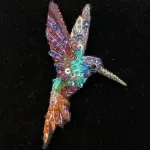 Håndlavet Broche Kulørt Kolibri, humming bird, kolibri, fugl, isfugl, fugl, dansk, natur, ornitolog, amatør, naturelsker, sommerfugle, Håndlavet Broche Kulørt sommerfugl, farverig, regnbuefarvet, kulørt, farveglad, Håndlavet Broche Blå sommerfugl, sommerfuglebroche, smykker med, smykke med, sommerfugle, eksklusive smykker, specielle, særligt, håndlavey, kunst, kunsthåndværk, broche, naturen, insekter, gaveide, gave, særlig gave, ekstraordinær, smuk, smykker, biti, ribe, unika, one of a kind, limited edition, begrænset oplag, kunstrunden, ribe, vadehavet, nationalpark,