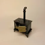 Miniature Støbejerns Komfur, komfur, dukkekomfur, ovn, miniaturer, dukkehusting, ting til dukkehuset, dukkekøkken, støbejern, støbejernskomfur, nissebo, ting til nisser, nissetilbehør, dukketilbehør, mini, 1:12, skala, lille, småt, doll house, miniaturen, biti, ribe