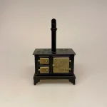 Miniature Støbejerns Komfur, komfur, dukkekomfur, ovn, miniaturer, dukkehusting, ting til dukkehuset, dukkekøkken, støbejern, støbejernskomfur, nissebo, ting til nisser, nissetilbehør, dukketilbehør, mini, 1:12, skala, lille, småt, doll house, miniaturen, biti, ribe