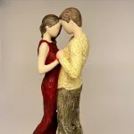 More than words figur - Happy Rød, anniversary, årsdag, sølvbryllup, kobberbryllup, bryllupsdag, forlovelse, kærlighed, elsker dig, valentines day, bryllup, bryllupsgave, morgengave, brud, gom, guldbryllup, biti, ribe, figur, modelleret, kunst, håndlavet, personlig gave, keramik, arora, more than words, willow three