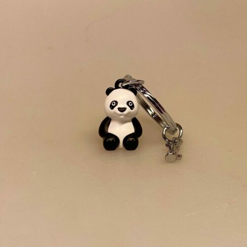 Nøglering med Panda og Bambus, bambusblade, bambusgren, pandabjørn, sort, hvid, kær, nuttet, gave, til børn, kina, østen, zoo, zoologisk have, dyrepasser, dyr, vilde, stor, bamse, lækker, kvalitet, nøglering, nyttig, flot, biti, ribe