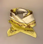Silketørklæde Bandana Lime med Seletøj, heste, hestesko, seletøj, vuitton, chanel, gucci, elegant, ladylike, grønt, gult, limegrønt, lyst, lækkert, kvalitet, ren, silke, lille, kvadratisk, bandana, nicki, firkantet, charmeklud, flot, gave, gaveide, biti, ribe, silketørklæde