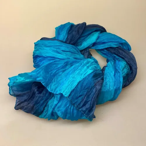 Twistet Silketørklæde 90101 Blå Farver, gråblå, denimblå, marine, navy, cobolt, kobolt, havfarver, , silke, ægte, pongee, glat, snoet, crash, twistet, auckland, salto, lækker, kvalitet, sporty, fyldig, biti, ribe, snoet, silketørklæde, gave, gaveide, smart, eksklusiv, elegant, hawaii