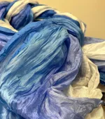 Twistet Silketørklæde 90101 Violblå Hvid, santorini, himmelblå, himmelblåt, skye, blue, hvid, lyseblå, babyblå, havfarver, , silke, ægte, pongee, glat, snoet, crash, twistet, auckland, salto, lækker, kvalitet, sporty, fyldig, biti, ribe, snoet, silketørklæde, gave, gaveide, smart, eksklusiv, elegant,