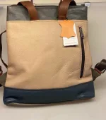 Unika Rygsæk i Læder - Convertible Multi Grå, neutral, farver, speciel, one of a kind, unik, unika, speciel, særlig, lækker, holdbar, praktisk, vendbar, lommer, pc, computer, computerrygsæk, bund, anvendelig, slank, slim, cykle, bærestrop, vegetabislk, garvet, bæredygtig, my wallit, spansk, italiensk, design, my wallit, biti, ribe