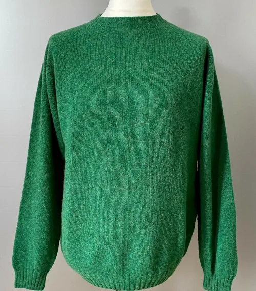 Harley of Scotland - Lambswool Pullover Uni Grøn XXL, græsgrøn, klar, frisk, uld, ulden, strik, ren, lambswool, lammeuld, tynd, let, lækker, kvalitet, flot, klassisk, smart, til, damer, piger, mænd, sweater, pullover, trøje, lun, blød, skotsk, biti, ribe, sort sol, vadehavet,