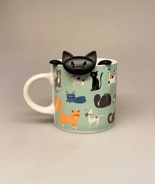 Krus Porcelæn - Katte Grøn, kattekop, kattekrus, te, kaffe, kaffekop, kaffekrus, tekop, tekrus, ting med, katte, misser, kattejeer, katteelsker, gule, grå, sort, stribet, stribede, killing, kære, speciel, gave, gaveide, tedrikker, tesi, smart, engelsk, afternoon, tea, biti, ribe