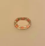 Miniature Aflangt Fad Porcelæn Lille, fad, vægpynt, vægtallerken, platte, frokost, frokosttallerken, service, til, dukkehus, 1:12, porcelæn, tallerken, middagstallerken, nisser, dukkehusting, dukkehustilbehør, nissedør, nissehus, miniaturer, mini, cafe, restaurant, symbolsk, gave, gavekort, pengegave, oplevelser, gourmet, gourmand, livsnyder, sangskjuler, kok, tjener, biti, ribe