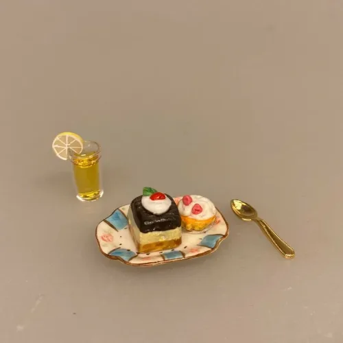 Miniature Aflangt Fad Porcelæn Lille, fad, vægpynt, vægtallerken, platte, frokost, frokosttallerken, service, til, dukkehus, 1:12, porcelæn, tallerken, middagstallerken, nisser, dukkehusting, dukkehustilbehør, nissedør, nissehus, miniaturer, mini, cafe, restaurant, symbolsk, gave, gavekort, pengegave, oplevelser, gourmet, gourmand, livsnyder, sangskjuler, kok, tjener, biti, ribe