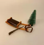 Miniature Jagtgevær, Miniature Gevær med Lang Kolbe, jagt, trofæ, jagttrofæ, gevær, bøsse, haglbøsse, haglgevær, dukkehus, sangskjuler, storvildt, storvildtsjæger, skovhugger, i skoven, miniaturer, dukkehustilbehør, sættrekasse, symbolsk, gave, gaveide, biti, ribe