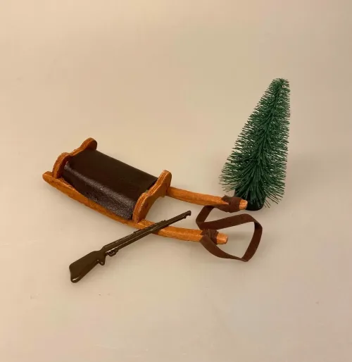 Miniature Jagtgevær, Miniature Gevær med Lang Kolbe, jagt, trofæ, jagttrofæ, gevær, bøsse, haglbøsse, haglgevær, dukkehus, sangskjuler, storvildt, storvildtsjæger, skovhugger, i skoven, miniaturer, dukkehustilbehør, sættrekasse, symbolsk, gave, gaveide, biti, ribe