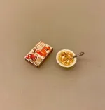 Miniature Morgenmad Rice Krispies, morgenmad, med mælk, kellogs, corn flakes, rice, popris, cereals, 1:12, dukkehus, dukkehusting, dukkehustilbehør, ting til, tilbehør, nisser, nissedør, nissebo, nissetilbehør, miniature, miniaturer, sættekasse, sætterkasse, sangskjuler, symbolsk, gave, gaveide, brunch, gavekort, biti, ribe