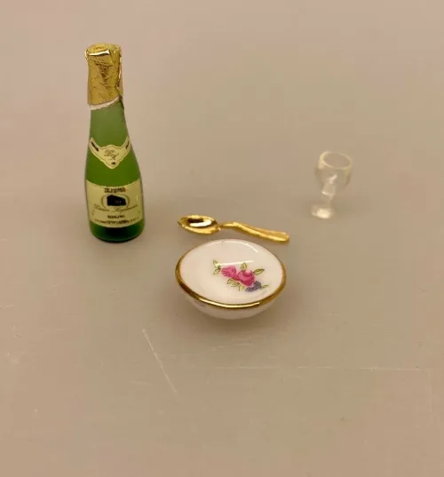 Miniature Skål Porcelæn Blomst Ø 16 mm, mini, skål, dyb, tallerken, service, porcelæn, roser, blomster, suppeskål, dukkehus, dukkehustilbehør, ting til, tilbehør, miniature, nisser, nisse, nissedør, nissebo, dukkehusting, 1:12, biti, ribe, sangskjuler, symbolsk, gave, gaveide, tale, tjener, bord, borddækning,